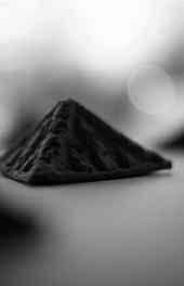 黑色金字塔高清手