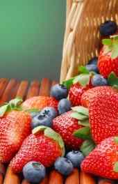 草莓蓝莓手机壁纸