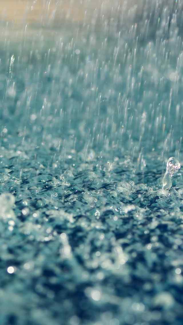 倾盆大雨摄影iPhone壁纸下载