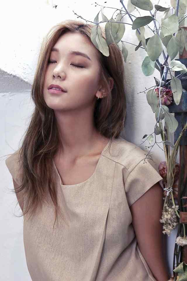 韩国美女模特夏日时尚写真高清手机壁纸下载