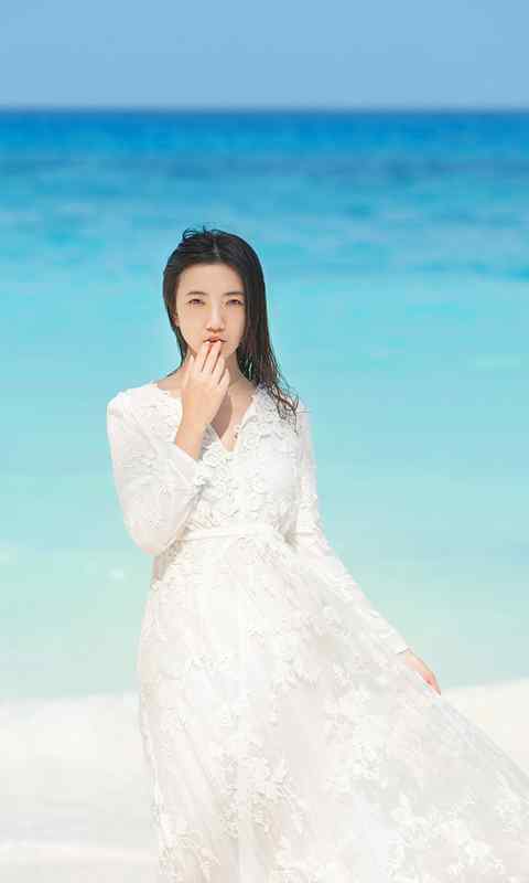 夏季清凉海边白衣长发美女清纯写真高清手机壁纸