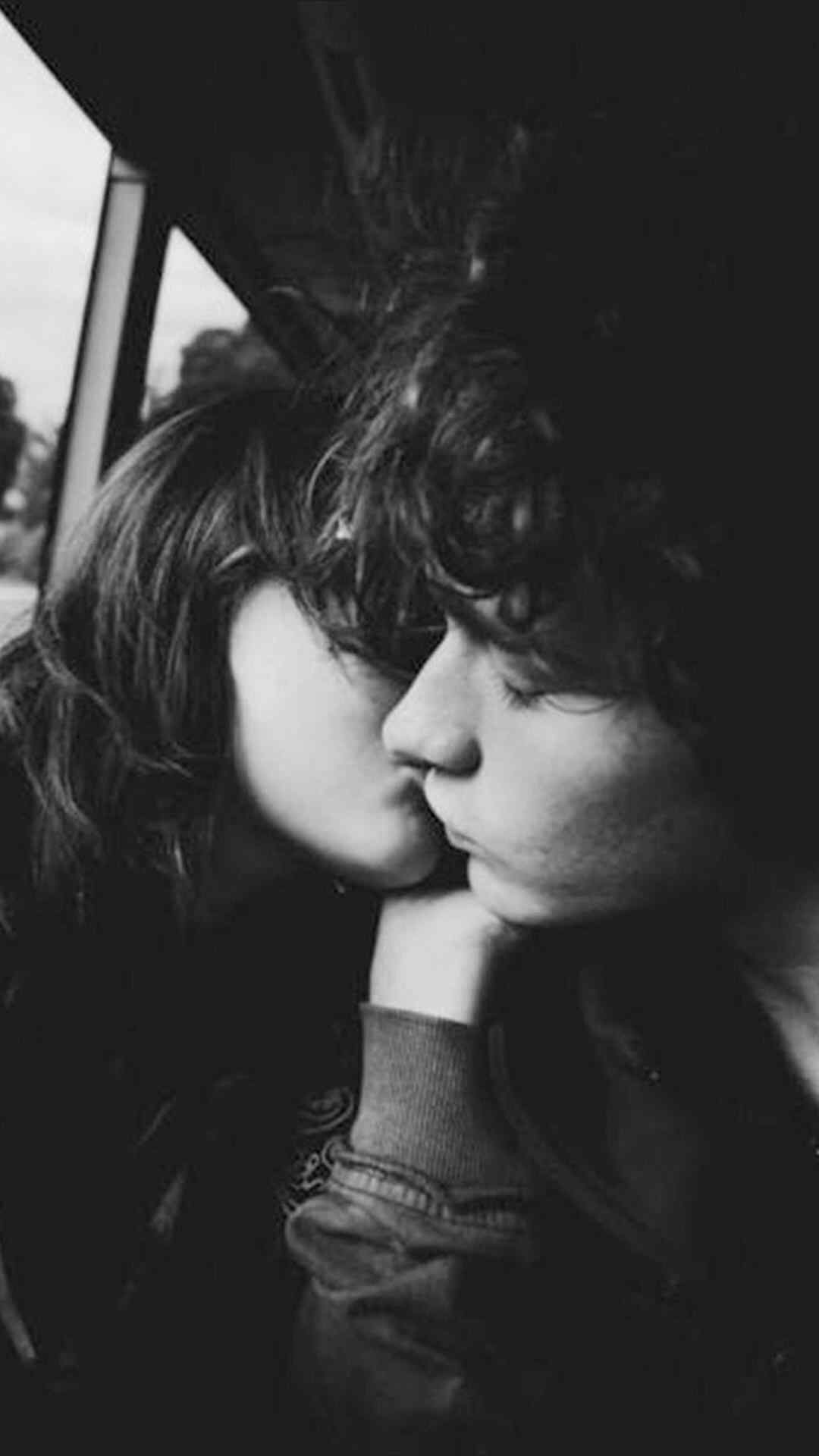2016情人节情侣kiss高清高清手机壁纸图片
