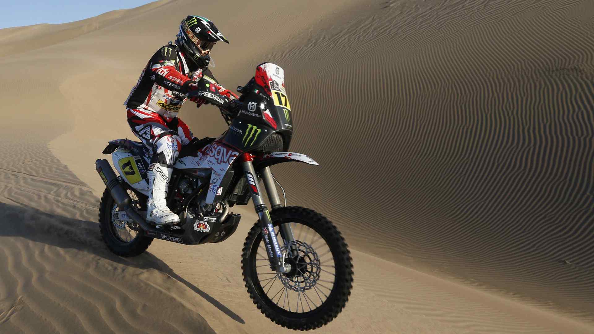 沙漠越野摩托体育运动电脑桌面壁纸