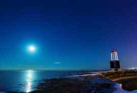 澳大利亚黄金海岸月光灯塔风光壁纸
