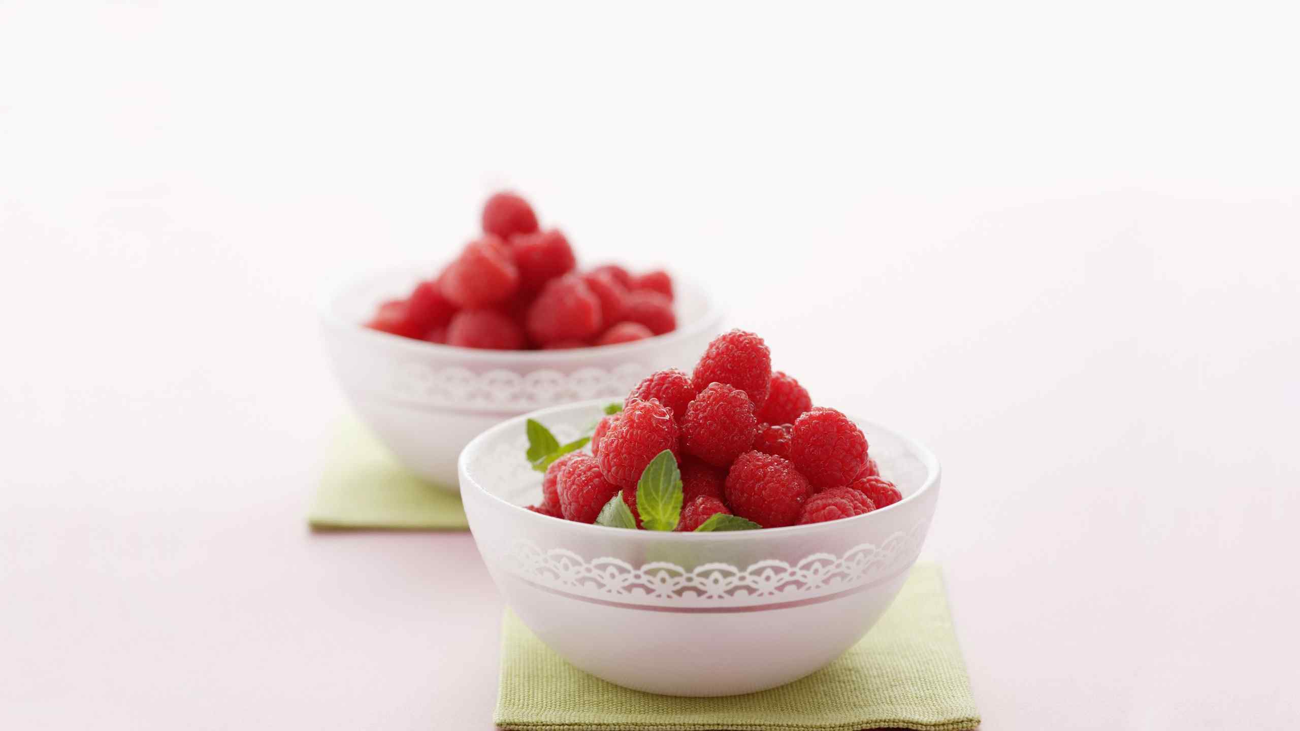 甜美可口的山莓桌面壁纸