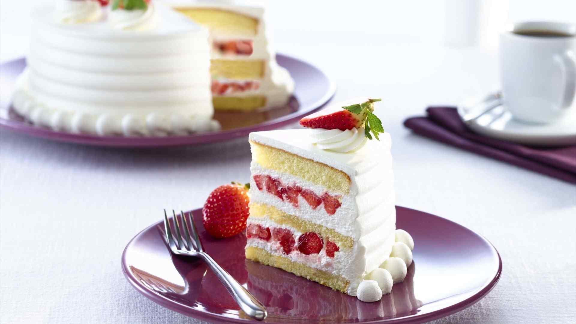 美味的草莓奶油蛋糕桌面壁纸