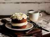 红茶蜂蜜奶油蛋糕写意高清桌面壁纸下载