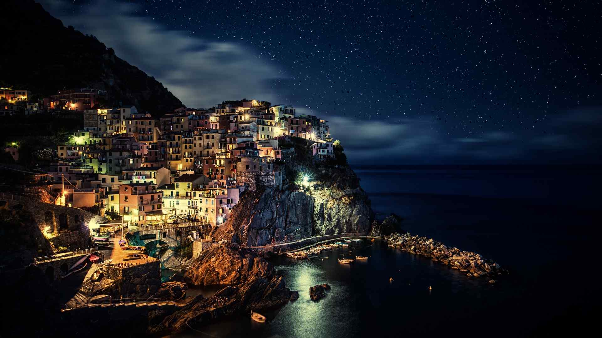 意大利五渔村唯美夜景高清电脑壁纸