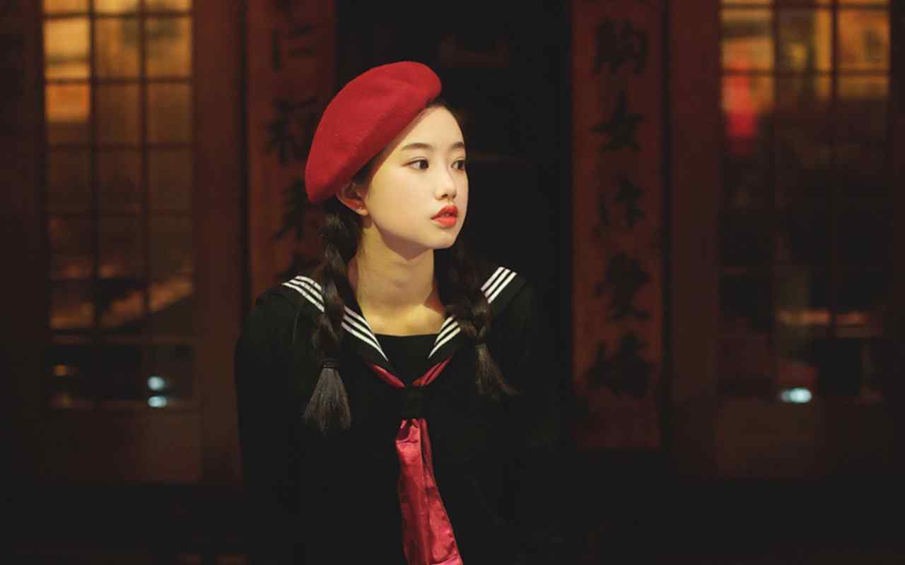 日系水手服少女唯美写真图片