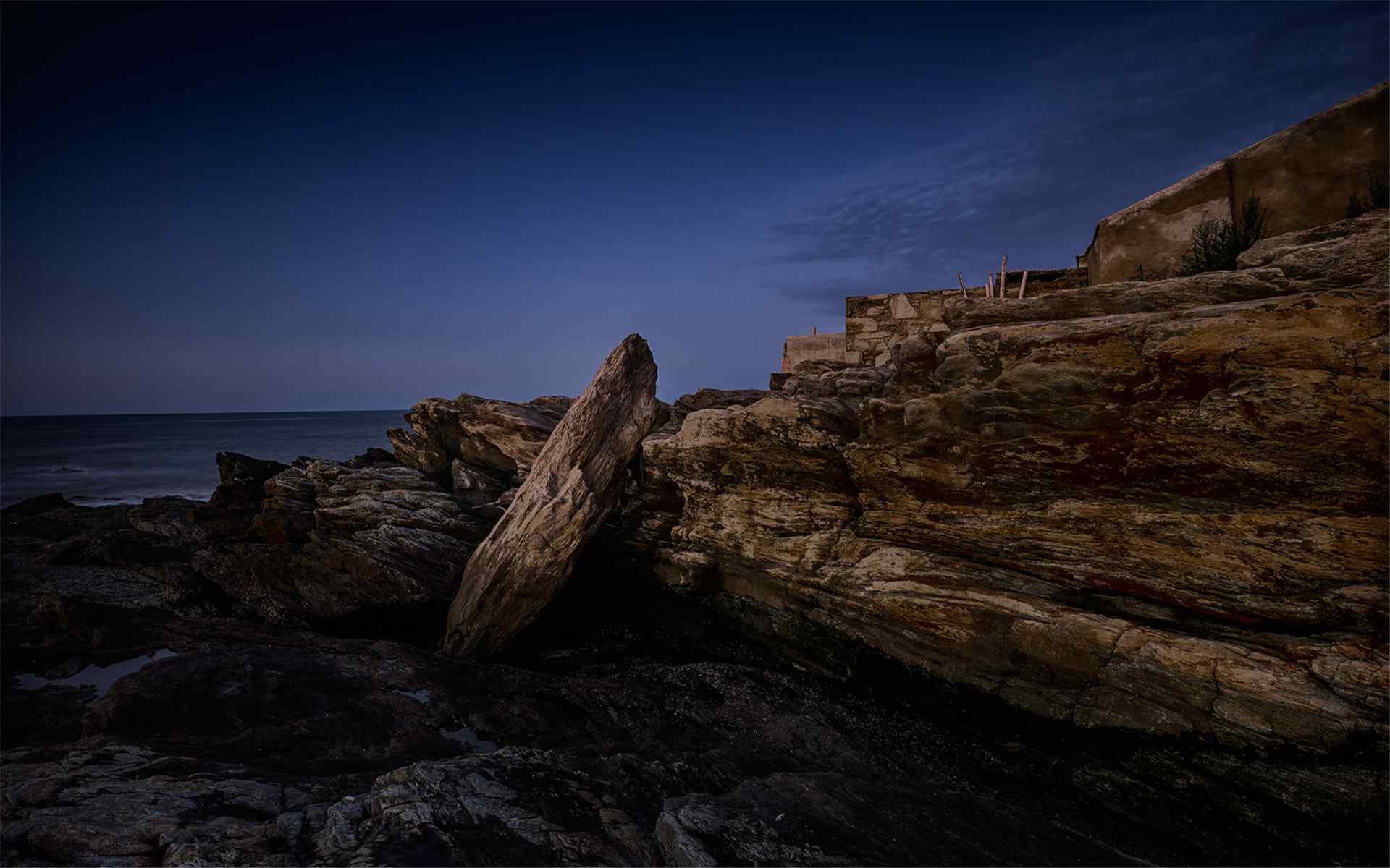 江苏连岛夜幕下的绝美海岸风景电脑壁纸
