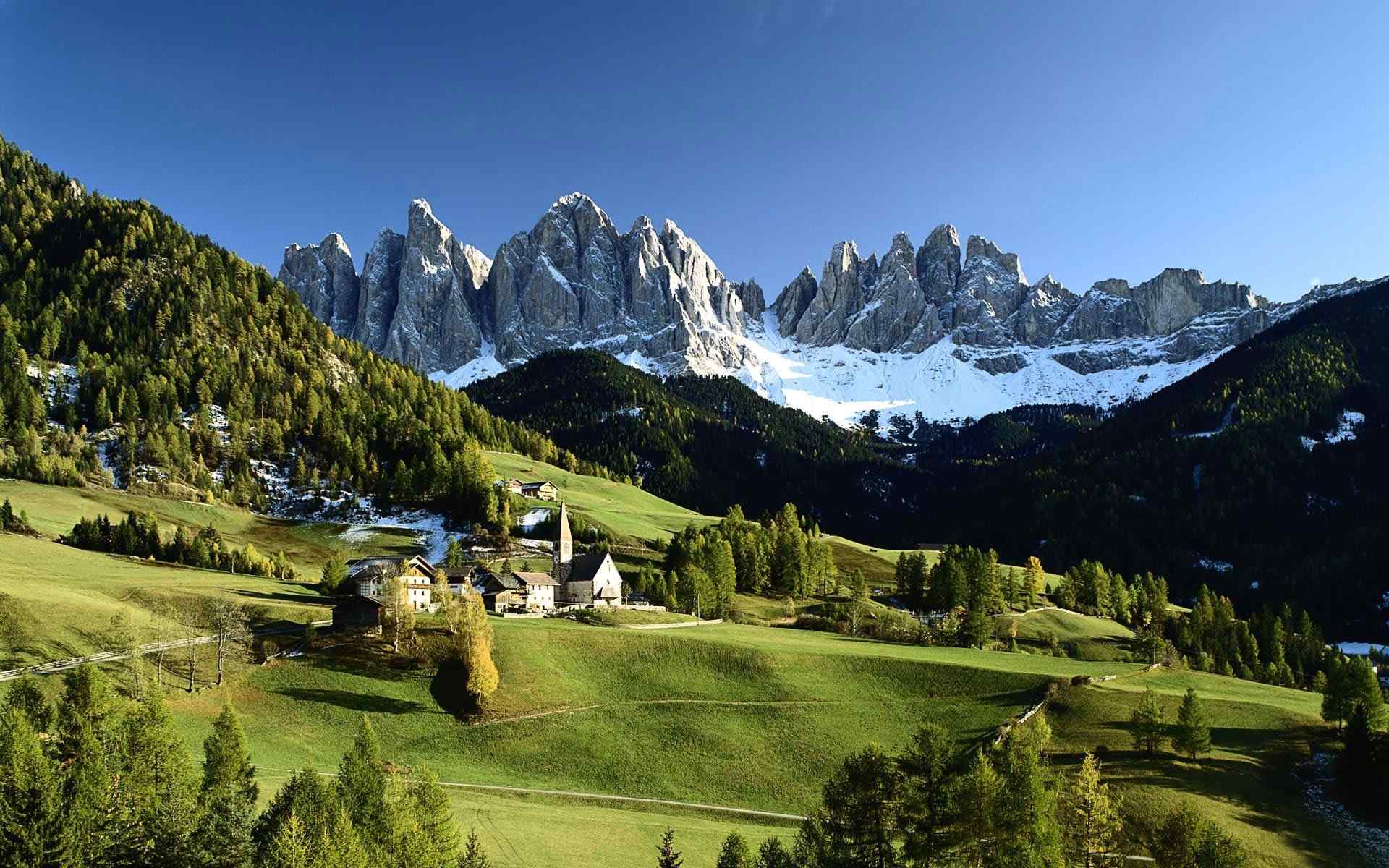 美丽的阿尔卑斯山自然风景壁纸