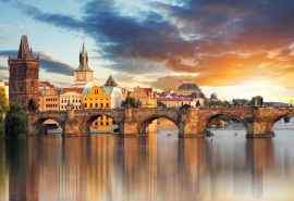 布拉格城市风景沃尔塔瓦河唯美日落风景桌面壁纸