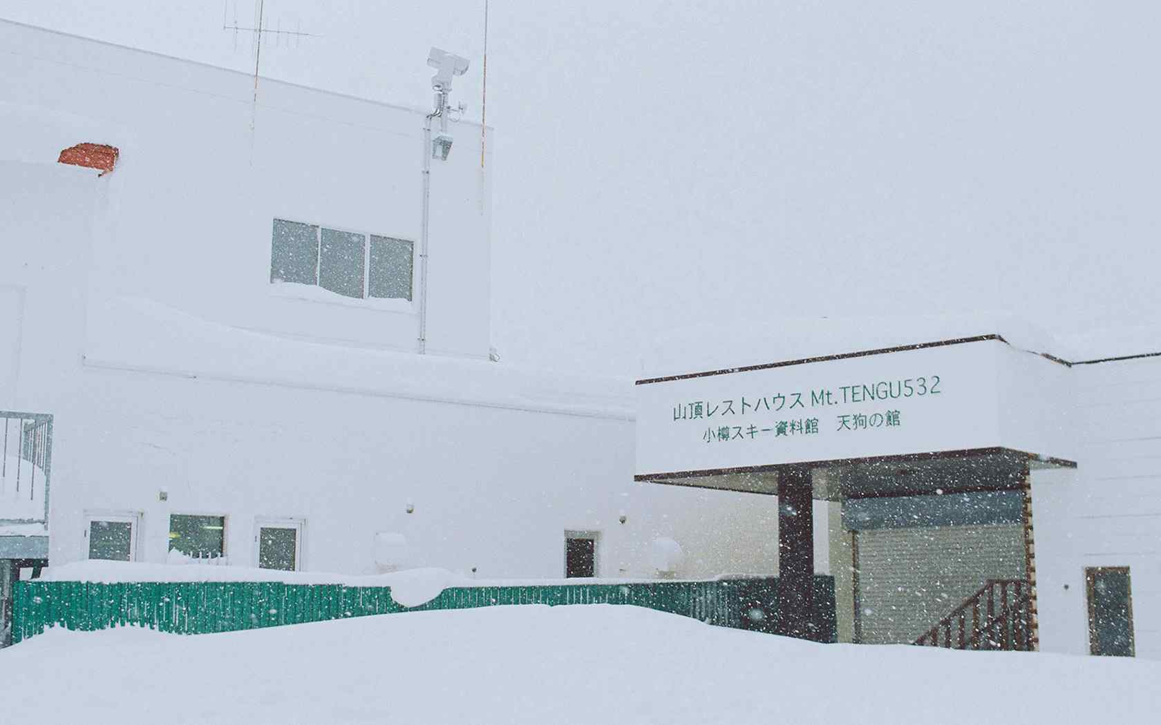 唯美的日本北海道雪景图片桌面壁纸
