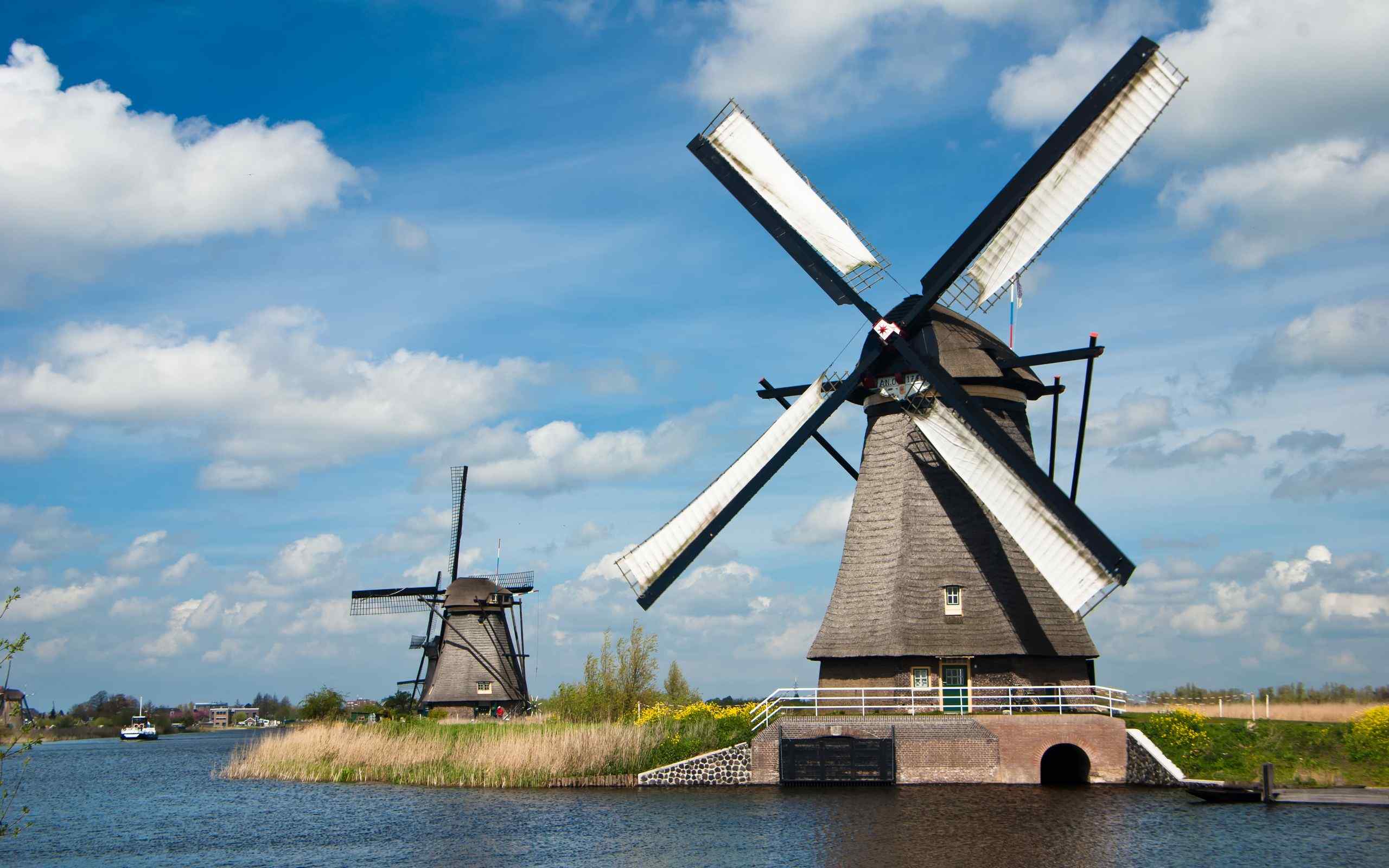 唯美荷兰风车风景图片桌面壁纸