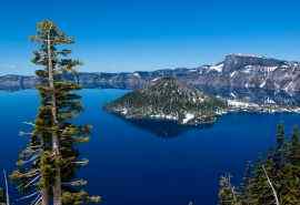 美丽的俄勒冈火山湖国家公园风景图片