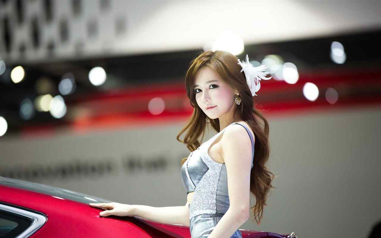 韩国车展高清美女车模桌面壁纸