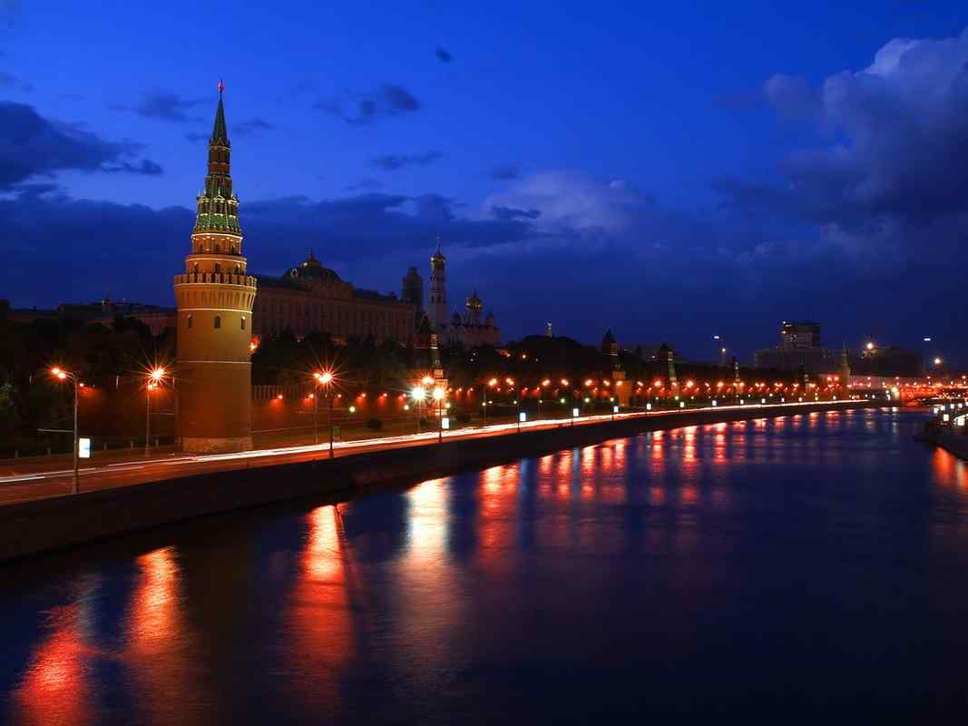 灯火辉煌的莫斯科的夜景高清桌面壁纸